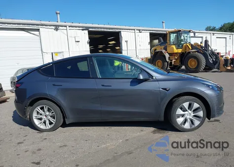 2023 Tesla Model Y Awd/Long Range Dual Motor All-Wheel Drive из США, поврежденный, VIN 7SAYGDEE3PA187644